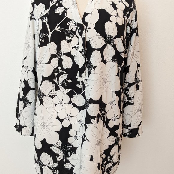 Tunic! Black and White Floral Print - Picture 2 of 8